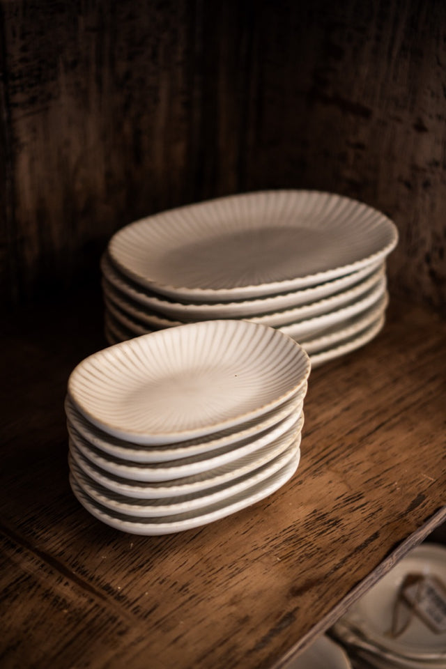 Living Essentials - Signature Plate Collection