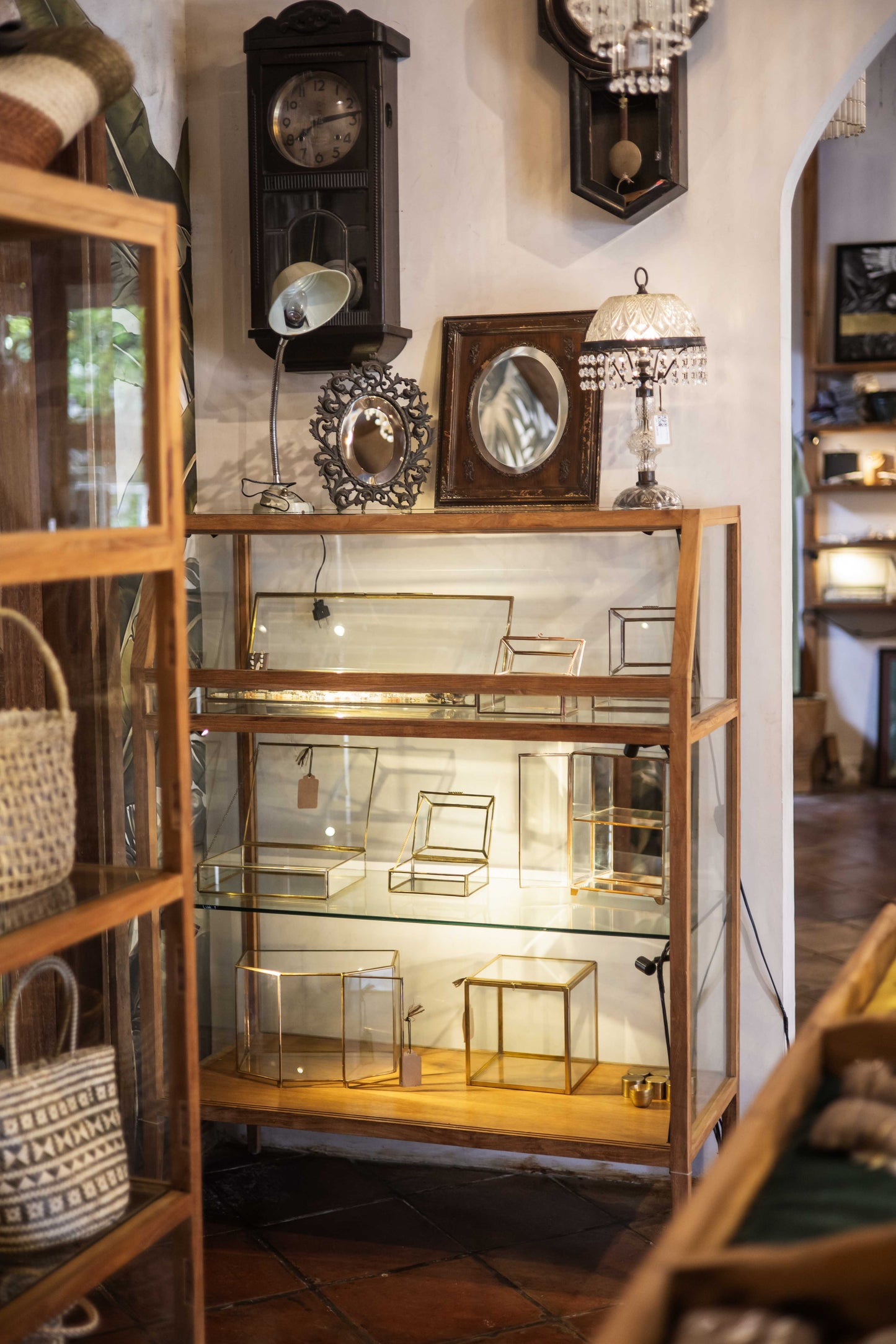 Gallery Case