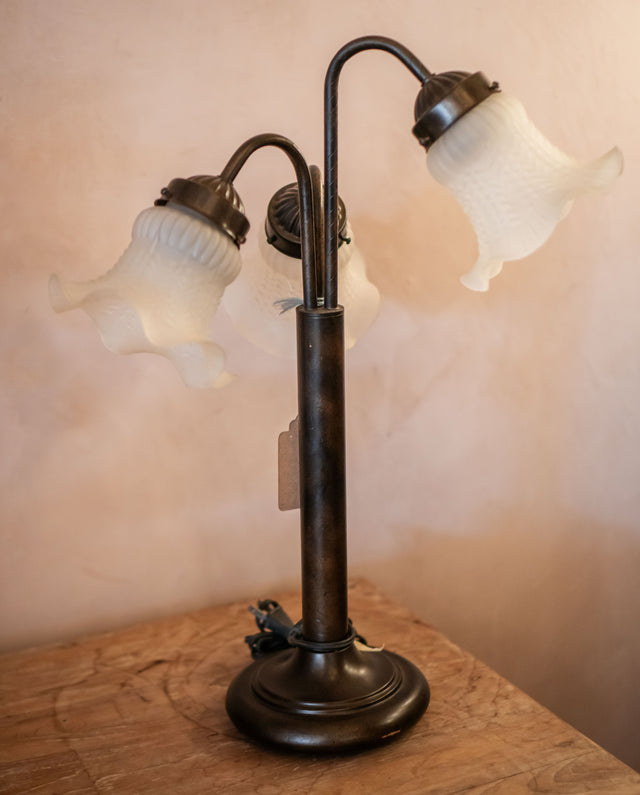 Three-Pronged Florish