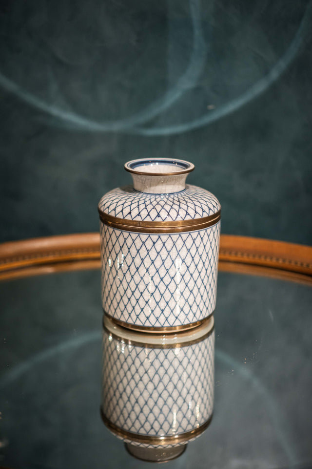 Ceramic Tissue Holder