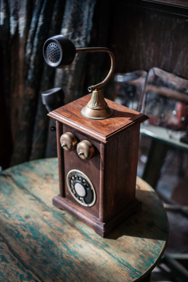 Retro Tabletop Telephone