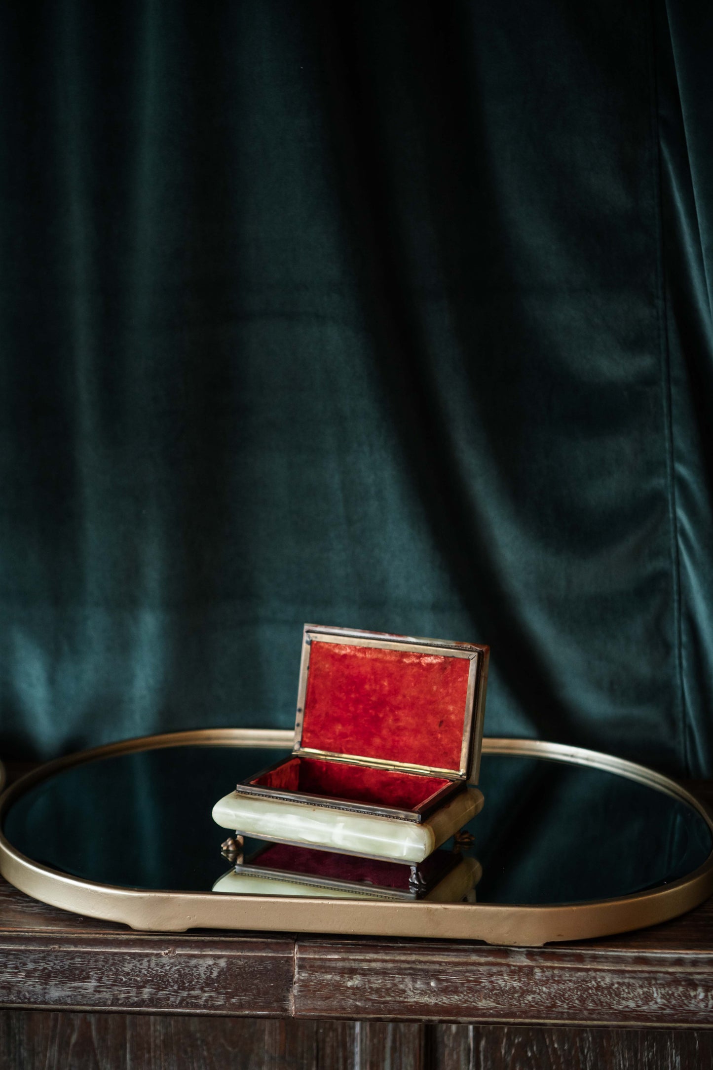 Onyx candle