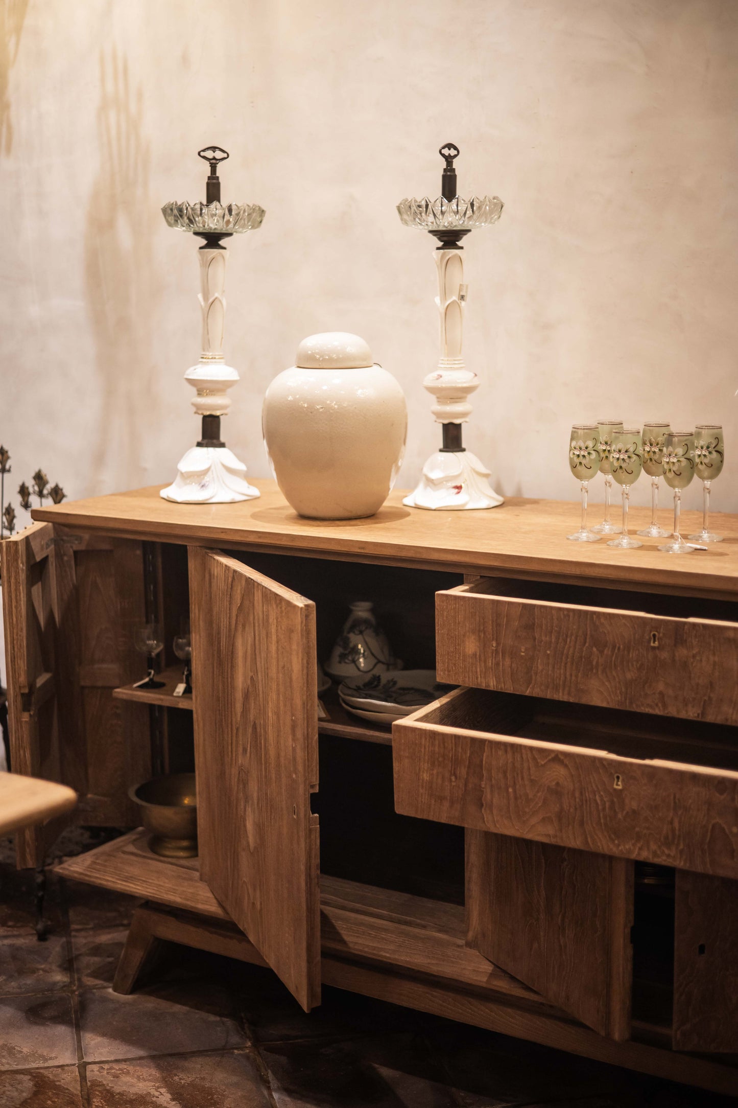 Balaika Cabinet
