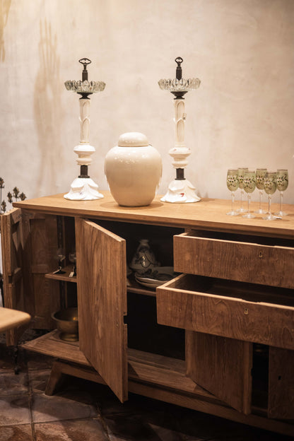 Balaika Cabinet