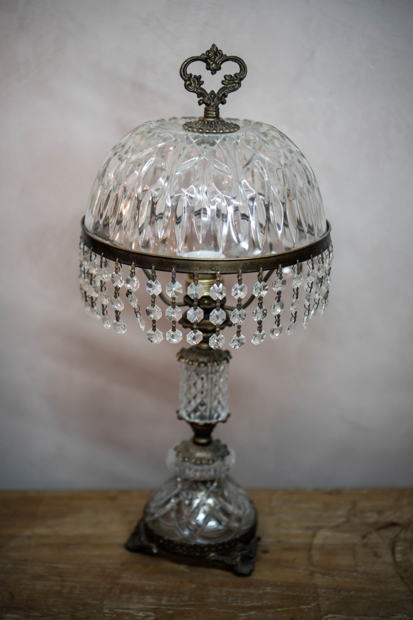 Round Table Lamp Crystall