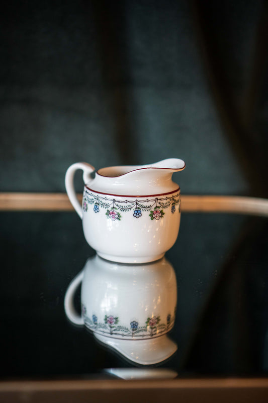 Milk Drapes Jug