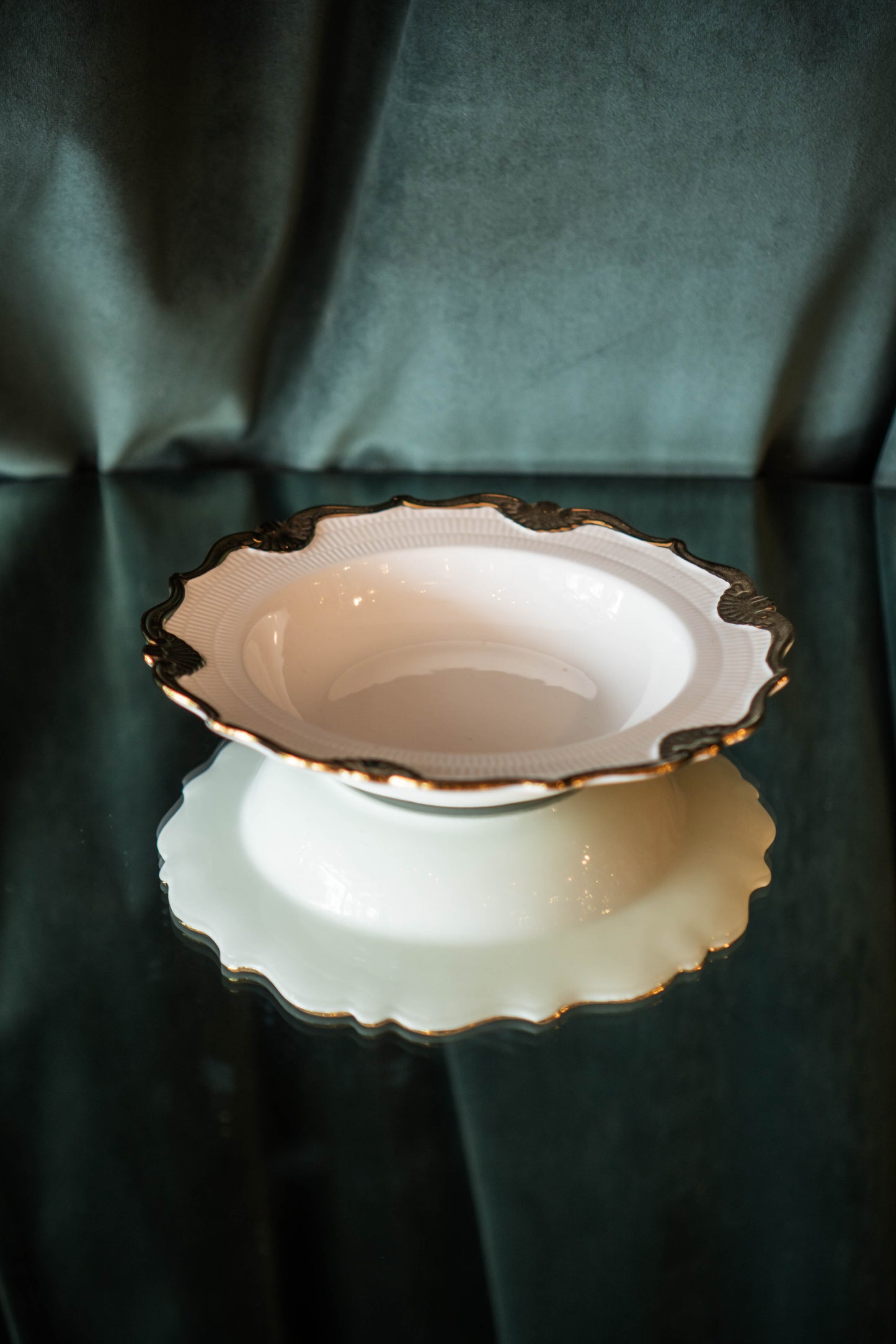 Classic Gold Rim Plate