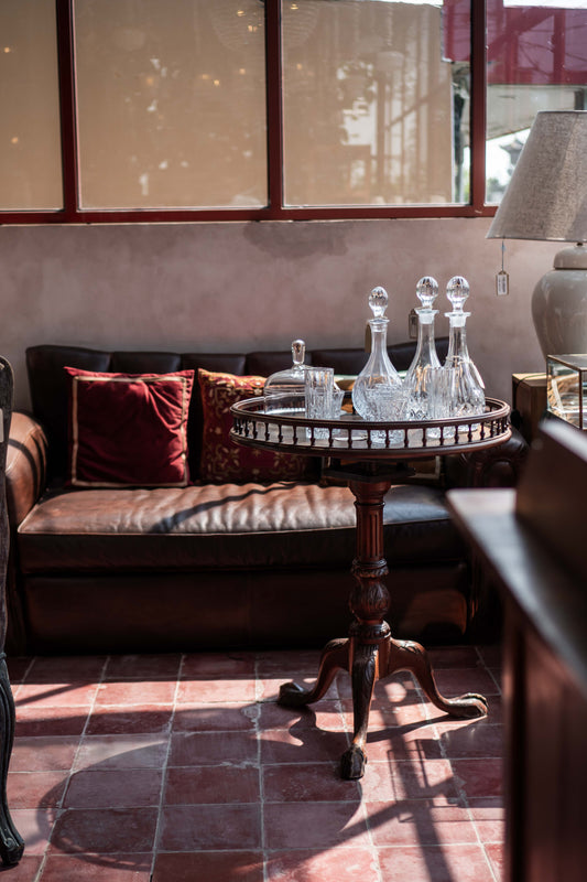 Classic Darkbrown Table